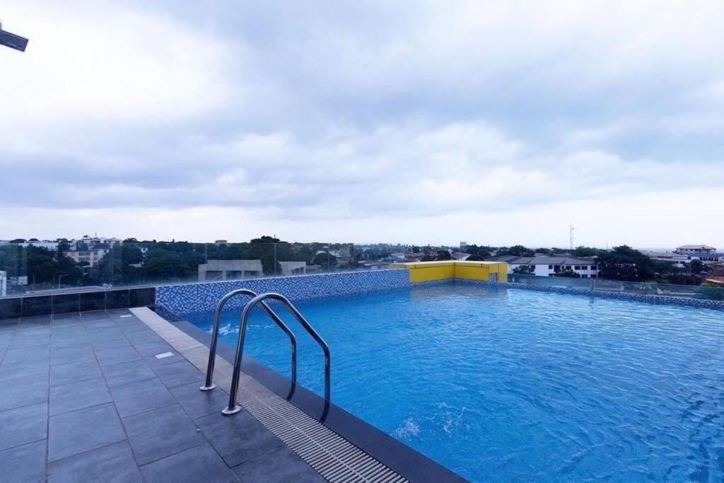 Luxury Labone Edge 2-Bedroom Apartment In Accra - Fivehills Homes Exterior photo